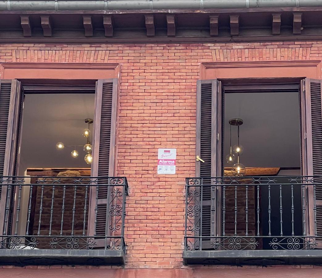 Sonar En La Plaza Cervantes 1 Alcalá de Henares Eksteriør billede