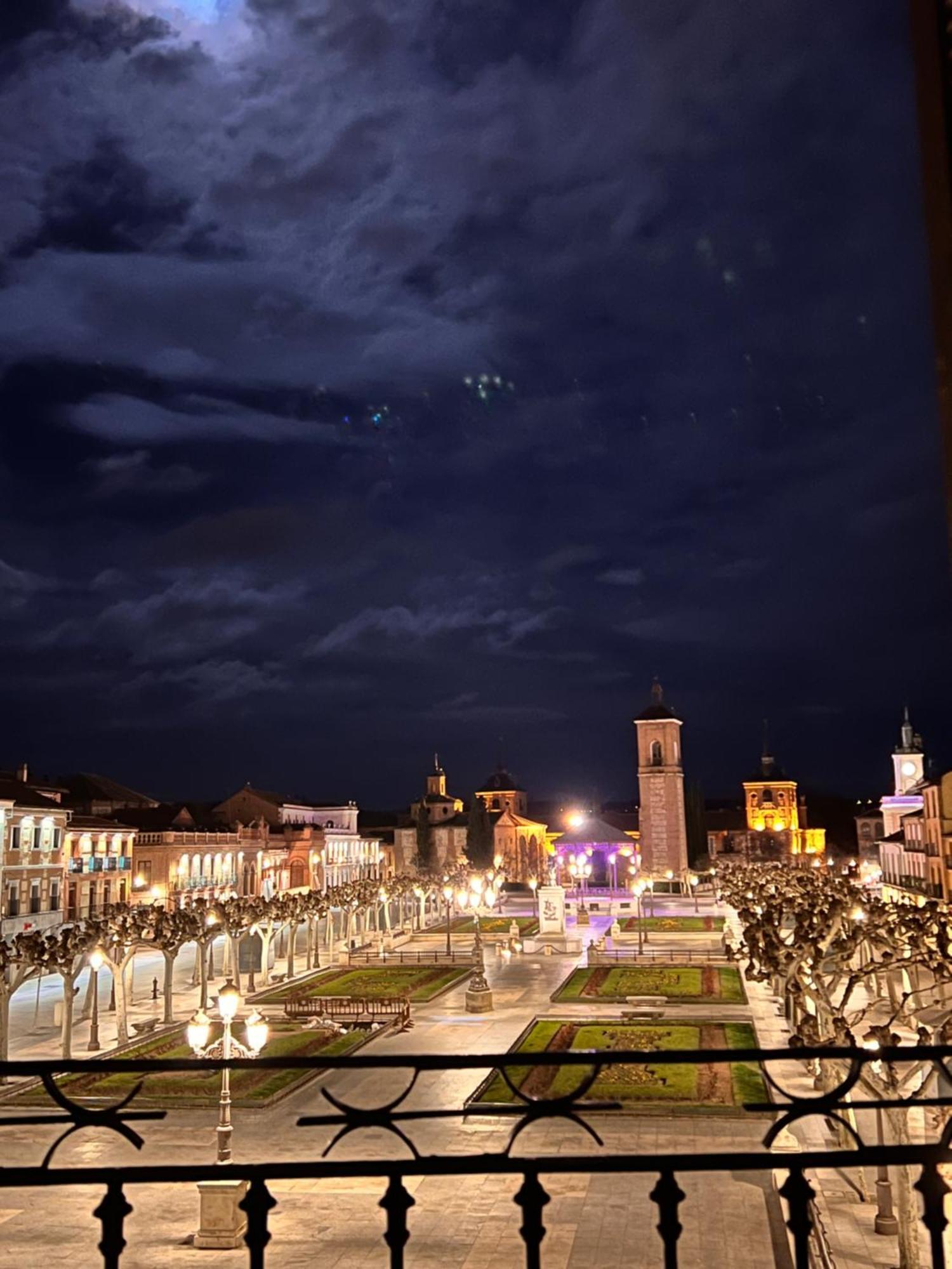 Sonar En La Plaza Cervantes 1 Alcalá de Henares Eksteriør billede